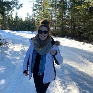 Meet your Posher, Courtney